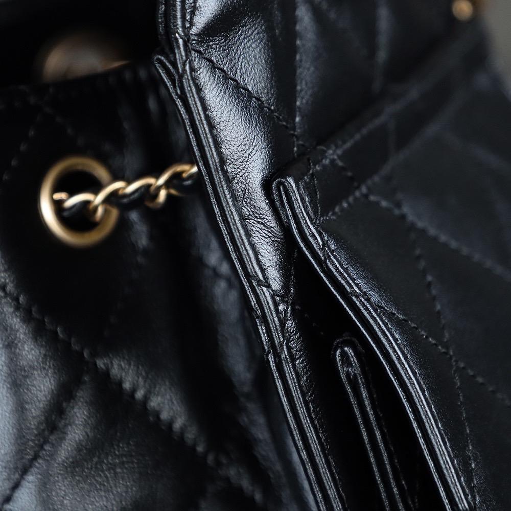 Crumpled Calfskin Quilted Handbag Black