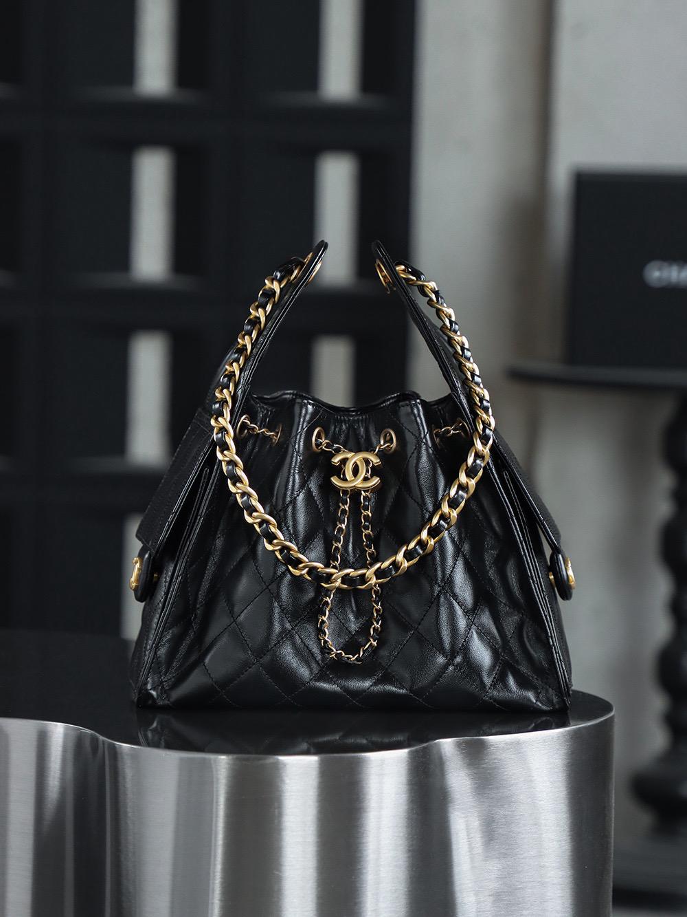 Crumpled Calfskin Quilted Handbag Black